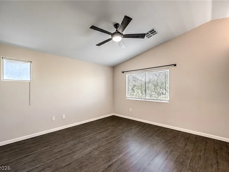 10650 Streamside Ave — Photo 12