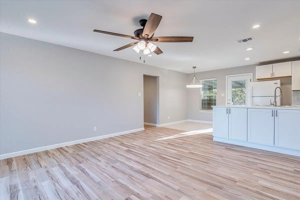 4 bed, 2.0 bath, 1297 sqft, $2,950 — Photo 4