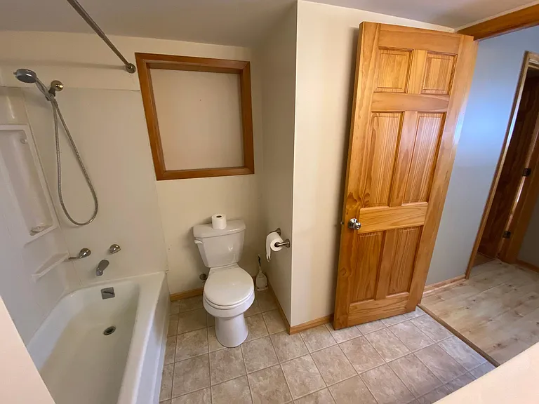 1221 Carnelian St N — Photo 9