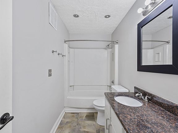 2nd image of 2 Camelot Ct #2