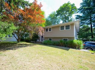 408 S Little Tor Rd, New City, NY 10956
