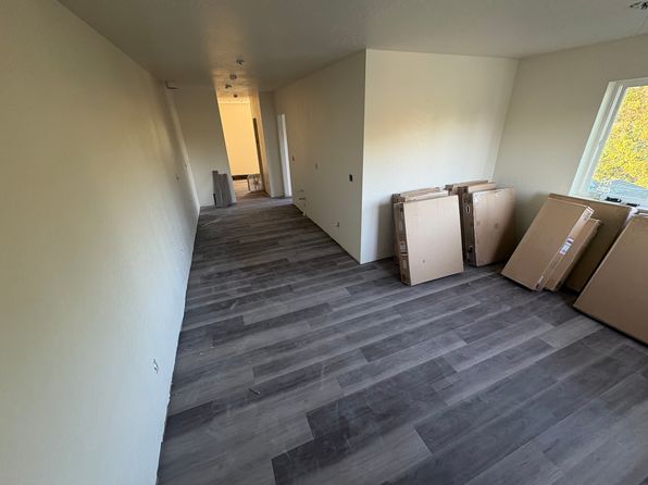 407 W 4th St #1B