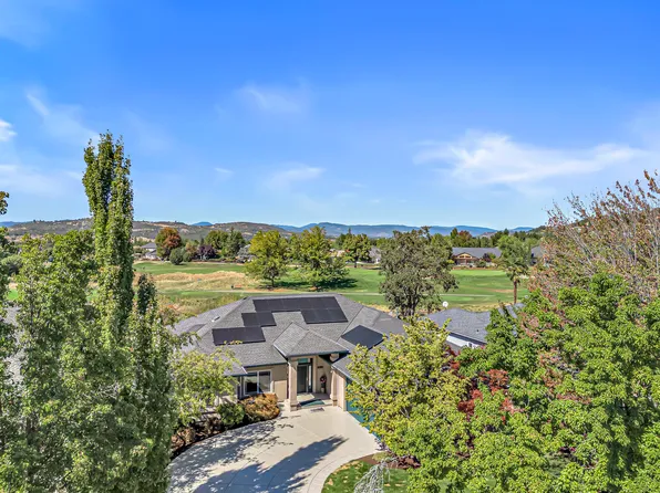 422 Robert Trent Jones Blvd, Eagle Point, OR 97524