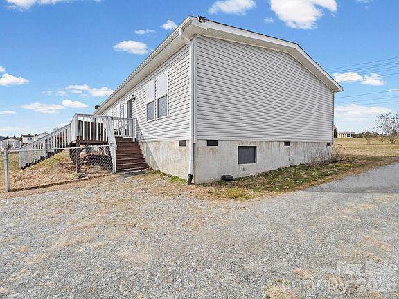 4th image of 1796 Pilot Mountain Rd