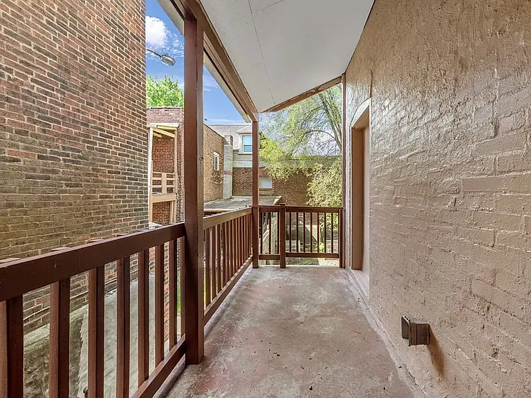 340 Ophelia St — Photo 13