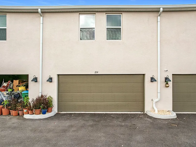 231 Dapper Ct — Photo 48