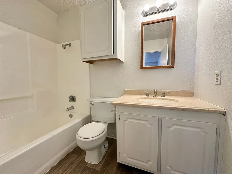 2105 Creekwood Dr — Photo 20