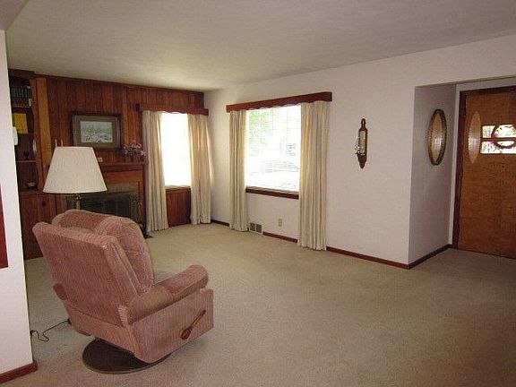 2nd image of 415 Keen Ave