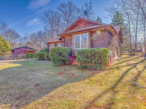 3rd image of 222 Wood Dr