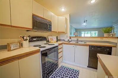 2100 S 336th St #P5 — Photo 6