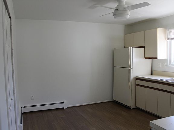 3rd image of 8 E Madison St