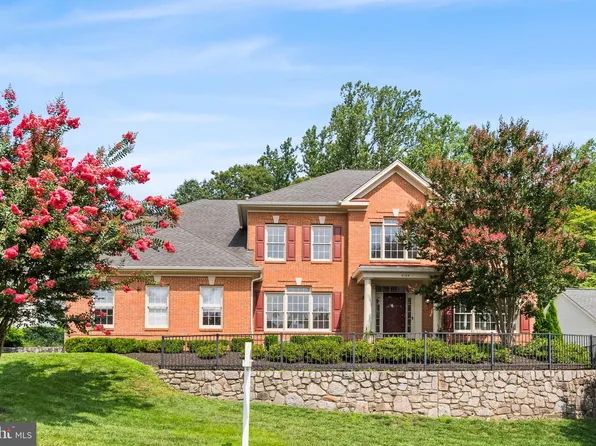 8104 Chars Landing Ct, Springfield, VA 22153