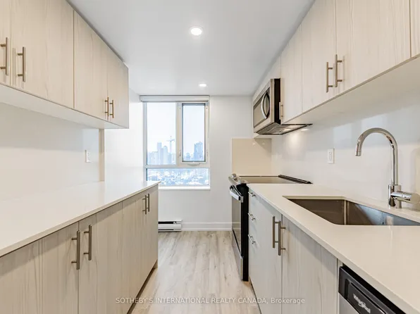 201 Sherbourne St, Toronto, ON