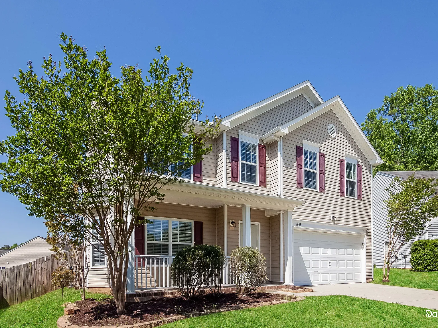4 bed, 2.5 bath, 2365 sqft, $2,370 — Photo 2