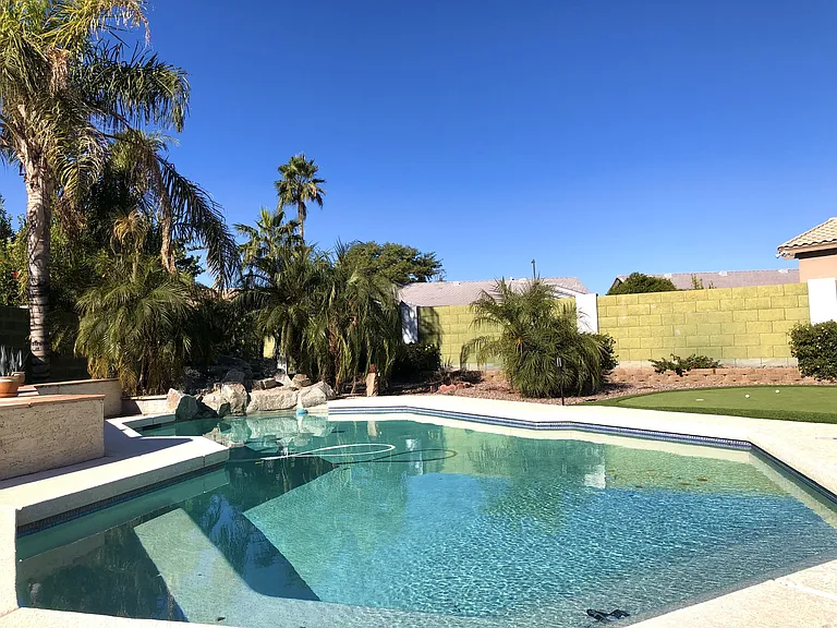 723 W Leah Ct — Photo 18