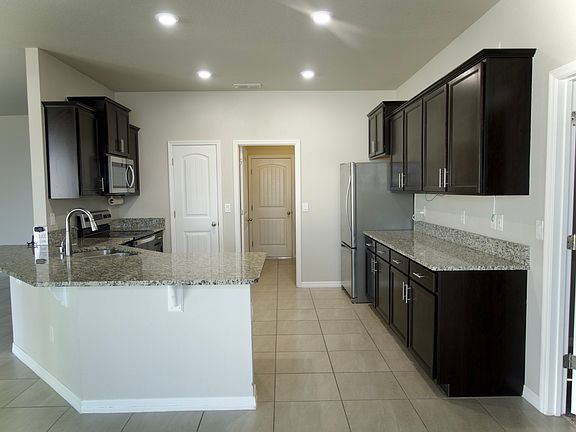 3rd image of 1723 NE 33rd Ln