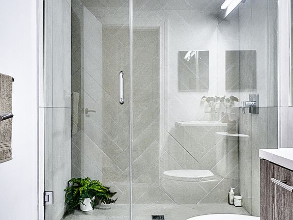 5th image of 50 W 34th St APT 19B2