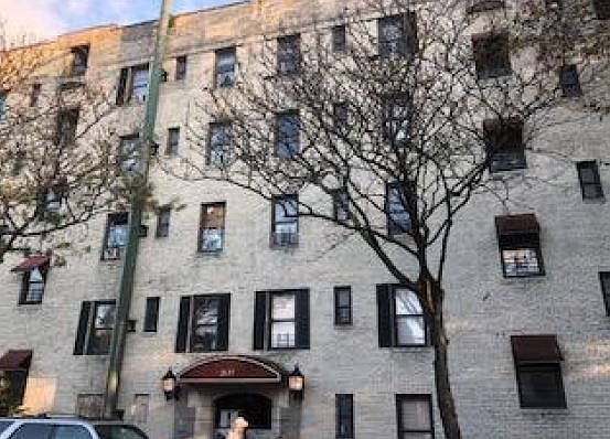 2nd image of 2137 33rd St APT 3E