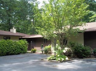 346 Surrey Ln, Brevard, NC 28712