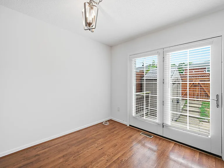 2202 S Nelson St — Photo 4