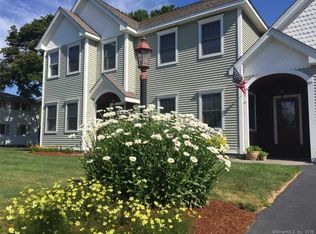 29 Elmwood St, Old Saybrook, CT 06475