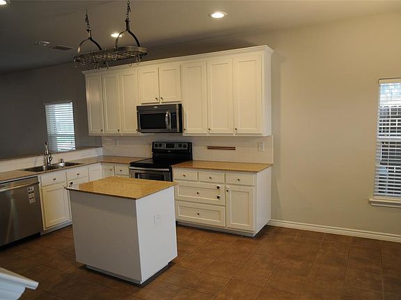 3rd image of 3426 W 4th St