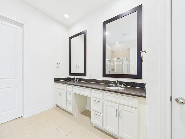 11025 Sherwood Grv — Photo 33