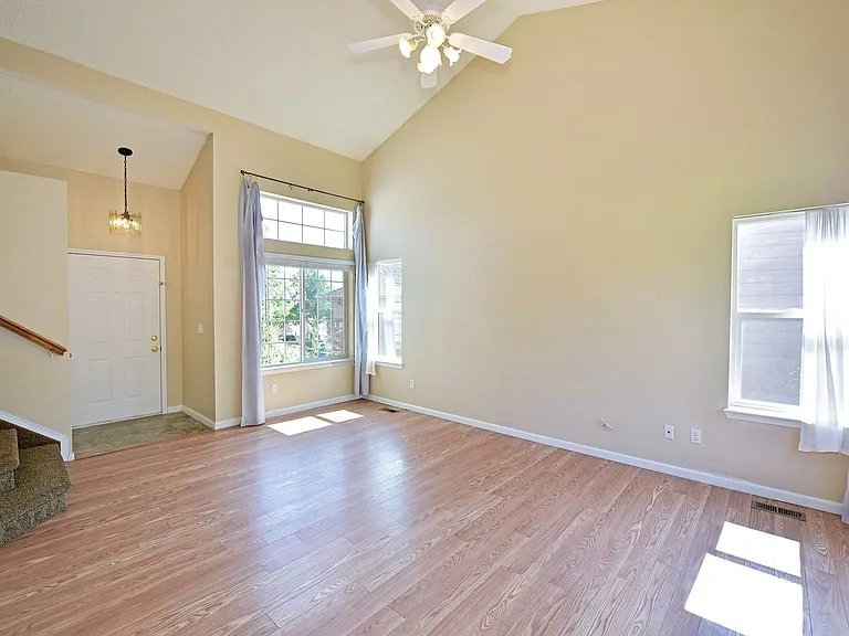 4912 Ardley Dr — Photo 4