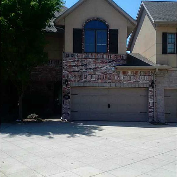 1st image of 2710 Everest Ave