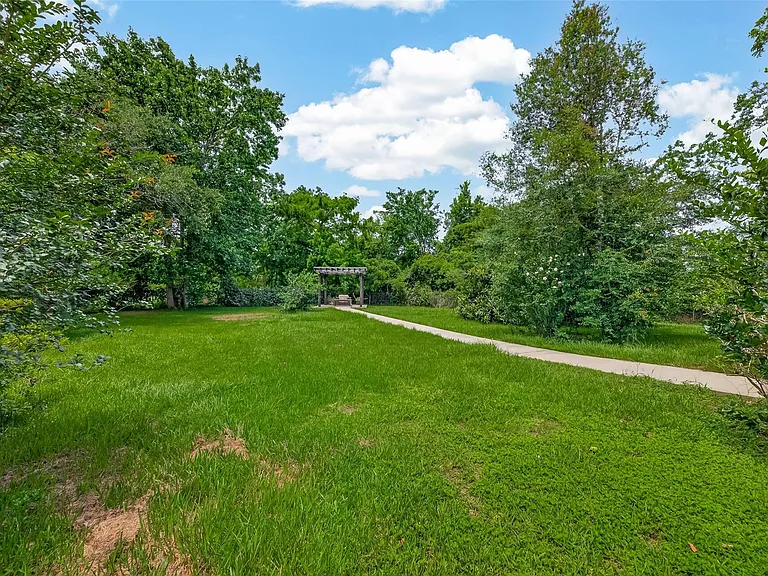 1012 Lilley Rd — Photo 25