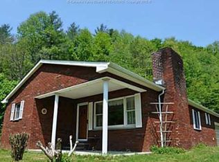 3008 Meadow Fork Rd, Hewett, WV 25108