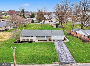 247 Froelich Ave, Mountville, PA 17554