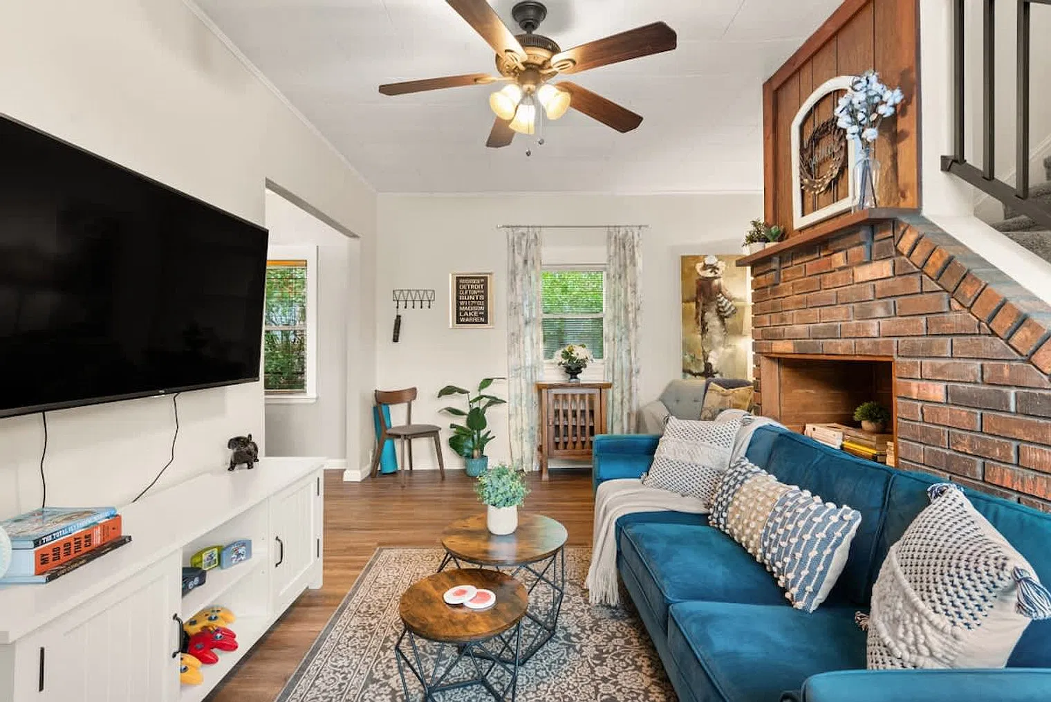 2 bed, 1.5 bath, 1937 sqft, $2,566 — Photo 4
