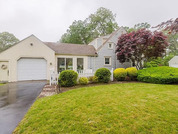 3rd image of 59 Black Creek Ln