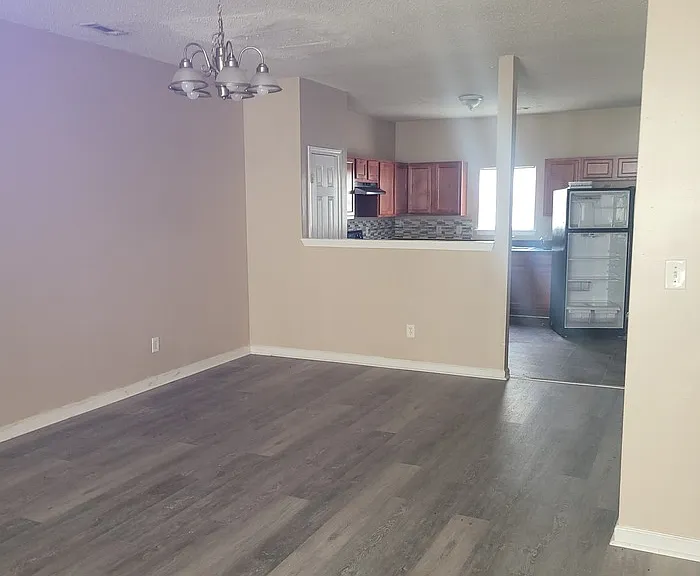 7299 Bridlewood Ct — Photo 3