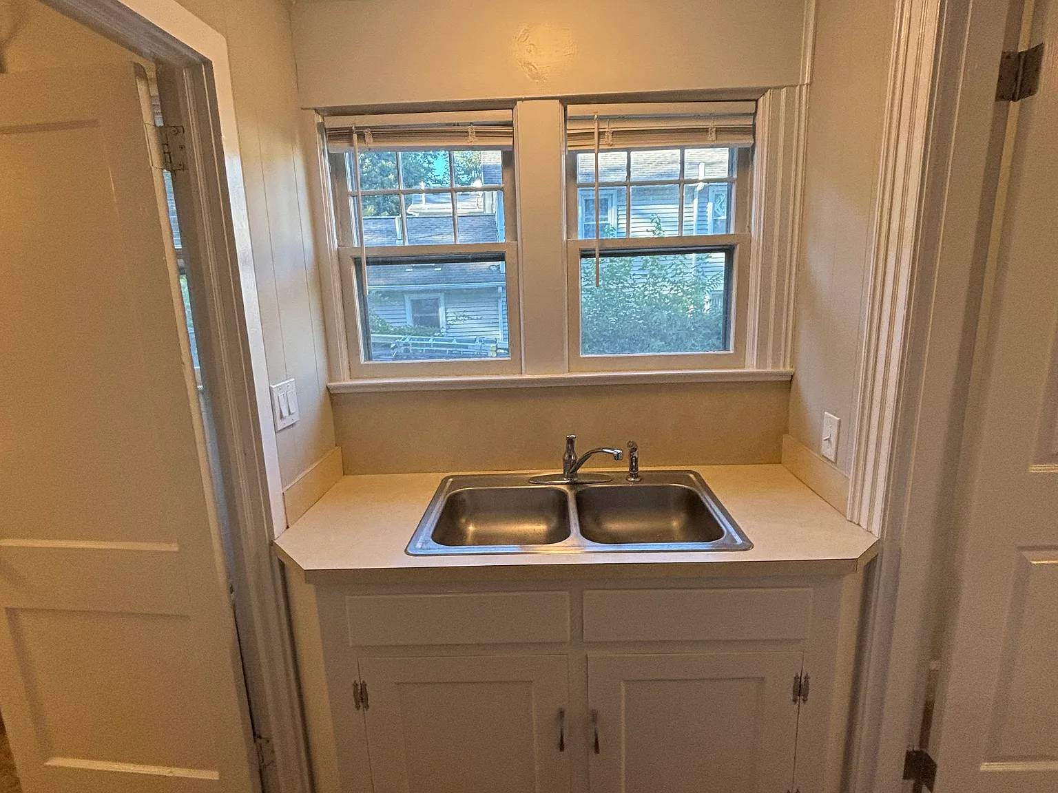 1 bed, 700 sqft, $1,700 — Photo 4