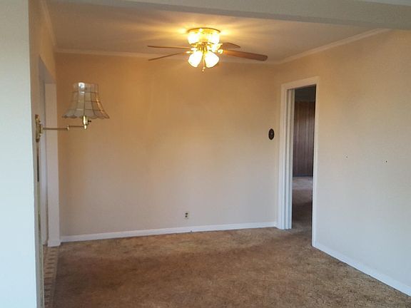 3rd image of 416 Wildwood Dr
