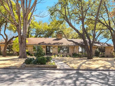 3908 Princess Cir, Dallas, TX, 75229