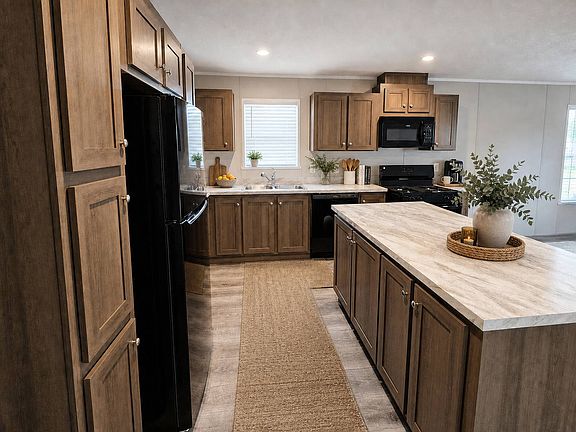 3rd image of 811 18th St SW #54