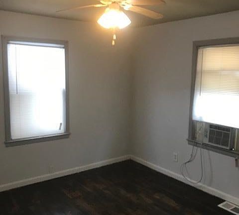 4th image of 4418 College Ave