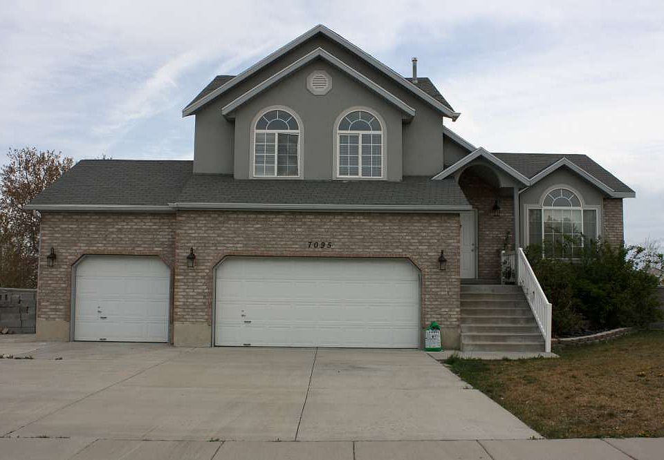 7095 Claudia Hill - 01 Front_04072015