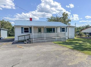 496 Blue Ridge Dr, Gretna, VA 24557