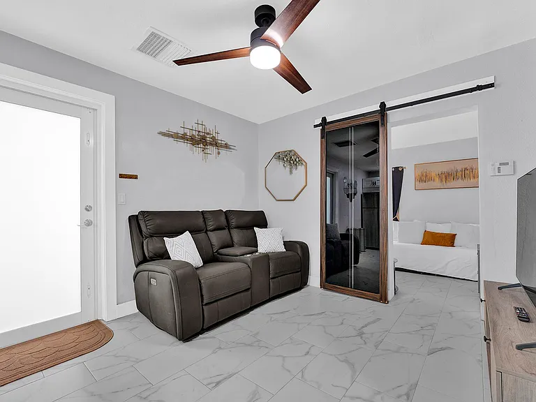 2440 SW 19th Ave #REAR — Photo 7