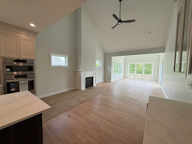 8 Madison Ln — Photo 11
