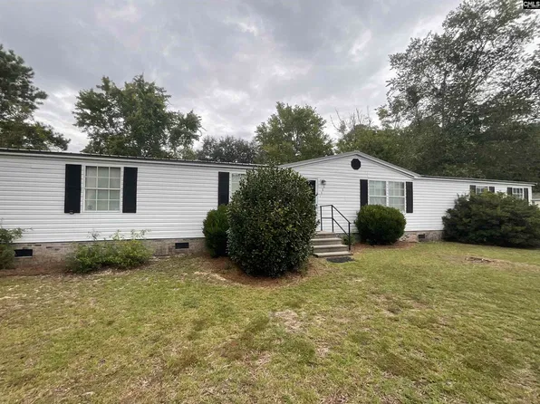 884 Whaler Pl, Murrells Inlet, SC 29576