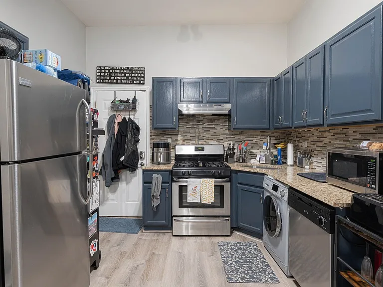1337 W Huron St #1R — Photo 2