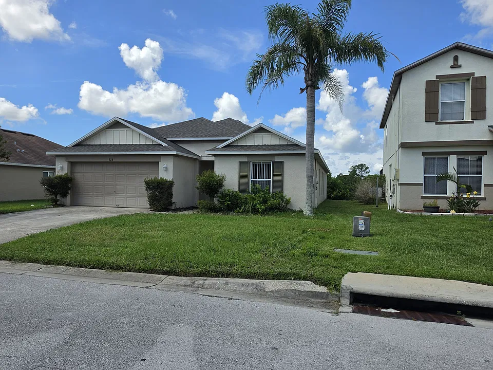 928 Elderberry Dr
