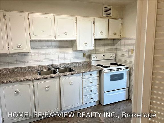 3rd image of 20 Edgecliff Golfway #1117