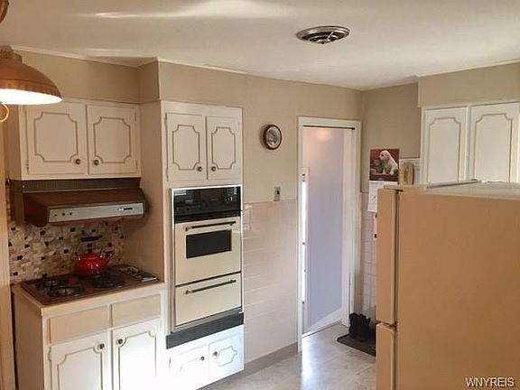 4th image of 139 E Grand Blvd