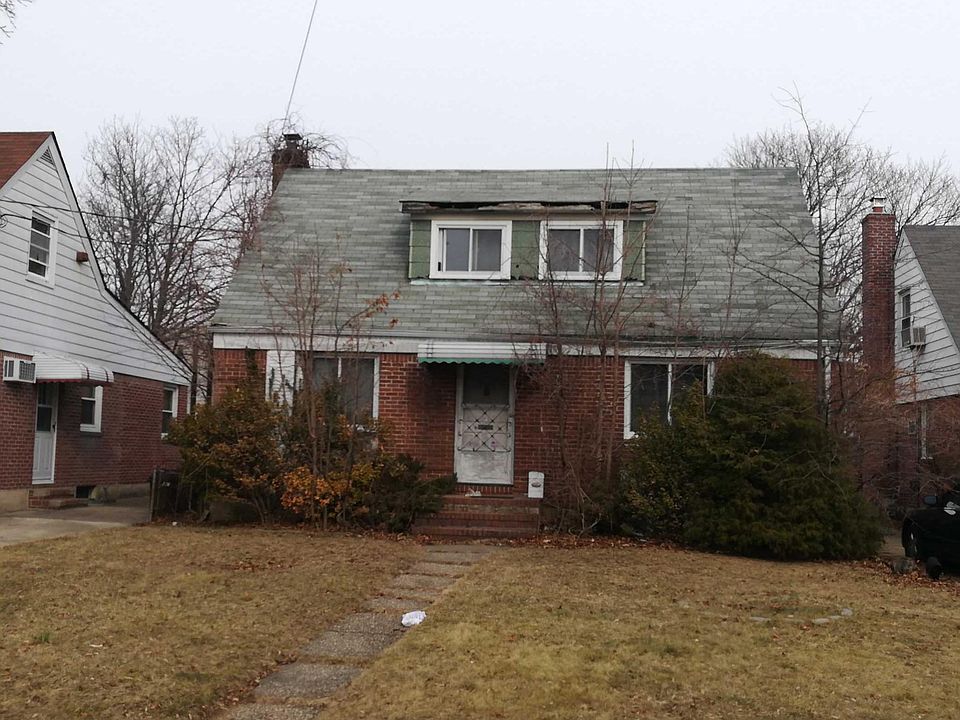 1st image of 7635 Hewlett St